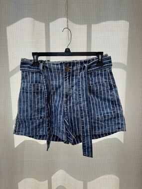 American Eagle Striped High Rise Belted Denim Jean Mom Shorts Sz 4 Soft Stretchy